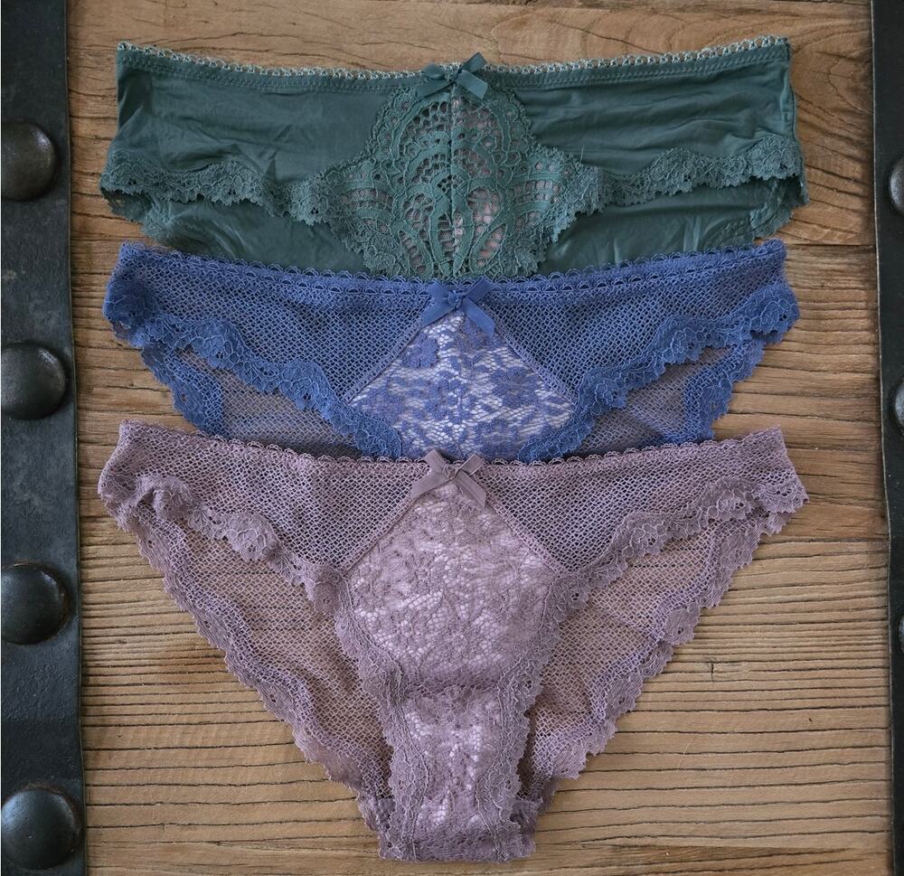Victoria's Secret Dream Angels Cheekini Panty sz XS New